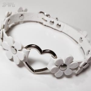 Jewelry-Choker-Flowers-Studs-Heart-Charm-White-1500x1500_01