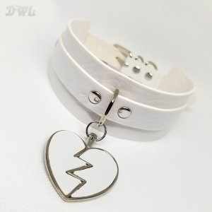 DWL-BDSM-Collar-Broken-Heart Charm-White