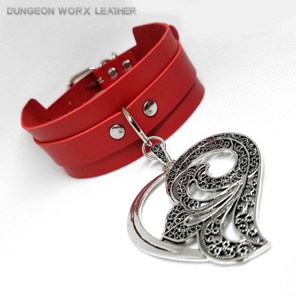 Jewelry-BDSM-Collar-Red-Filigree-Leaf-Heart-Charm