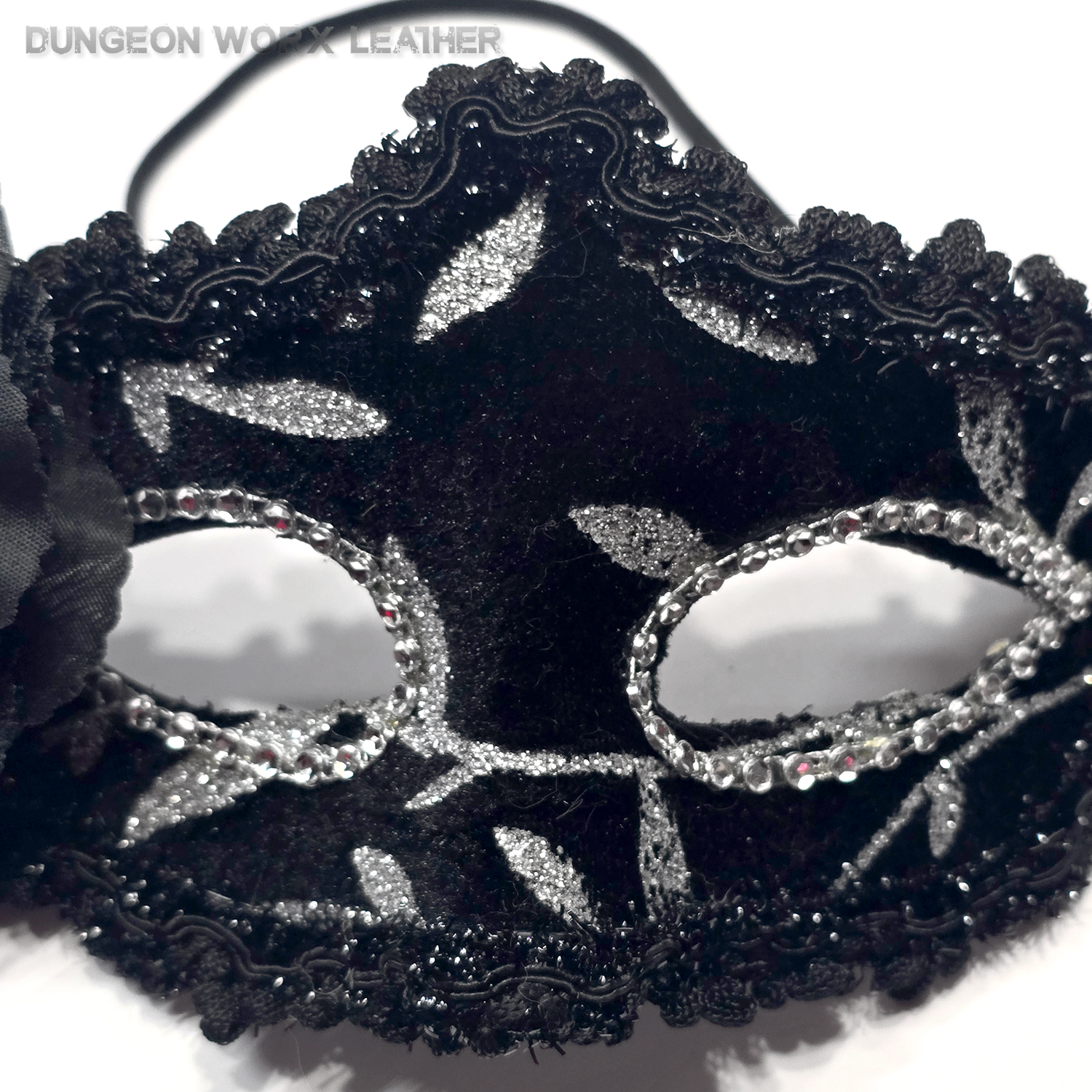 Black Velvet & Silver Ivy Sexy Masquerade Mask - Image 4