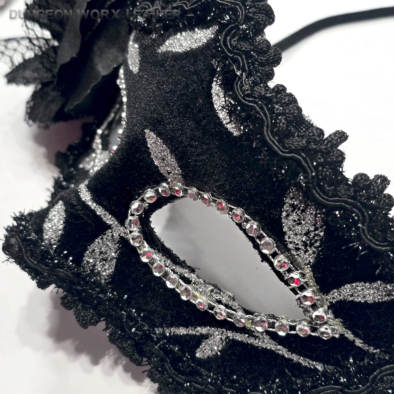 Black Velvet & Silver Ivy Sexy Masquerade Mask - Image 5